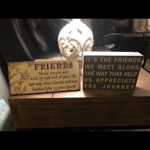 Friends sign